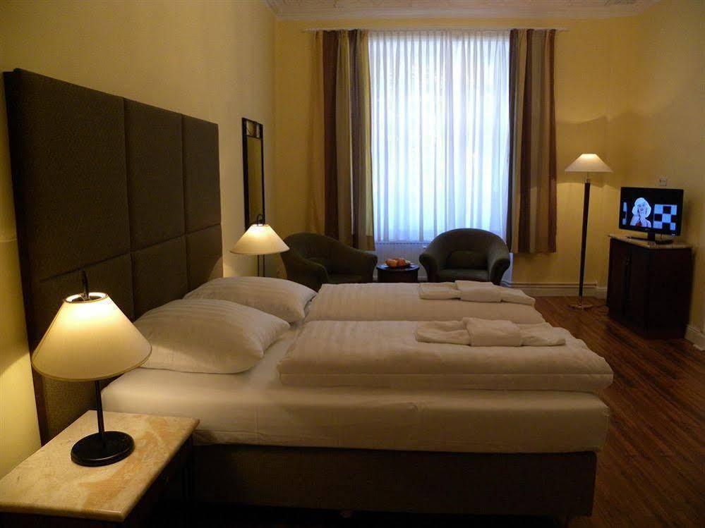 Hotel-Pension Michele เบอร์ลิน ภายนอก รูปภาพ