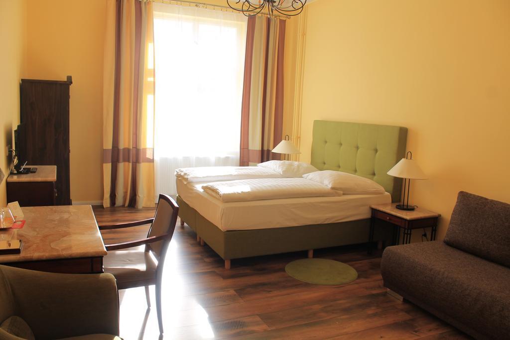 Hotel-Pension Michele เบอร์ลิน ภายนอก รูปภาพ