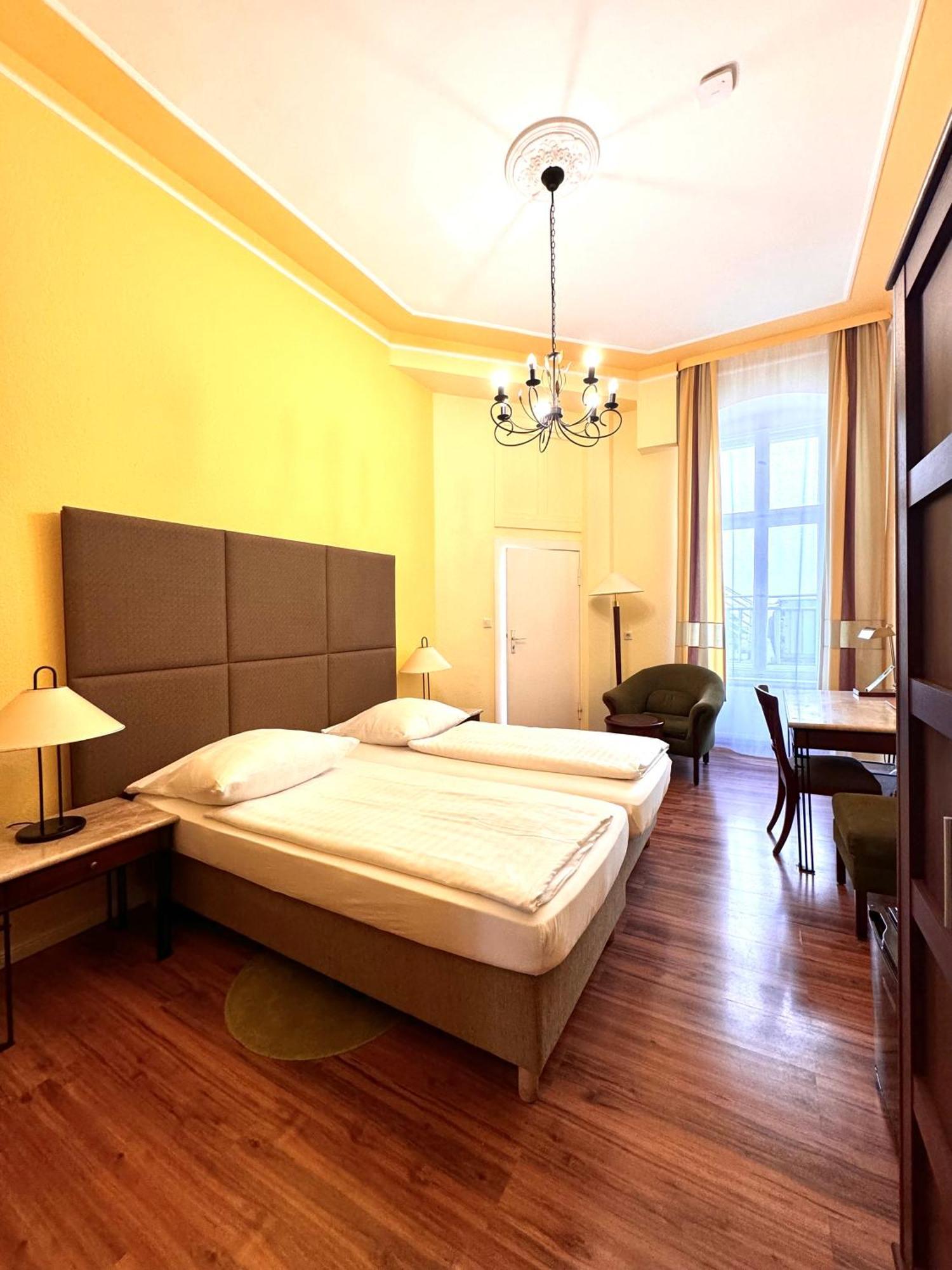 Hotel-Pension Michele เบอร์ลิน ภายนอก รูปภาพ
