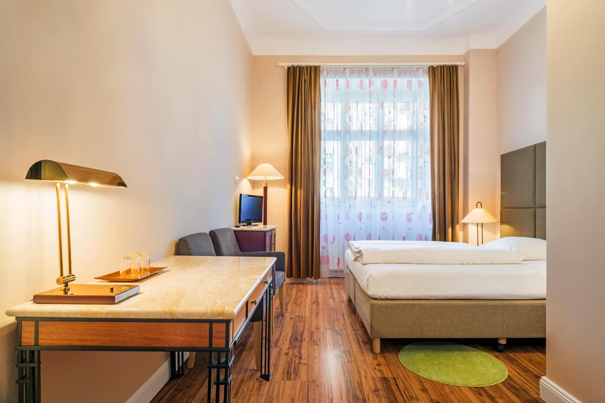 Hotel-Pension Michele เบอร์ลิน ภายนอก รูปภาพ
