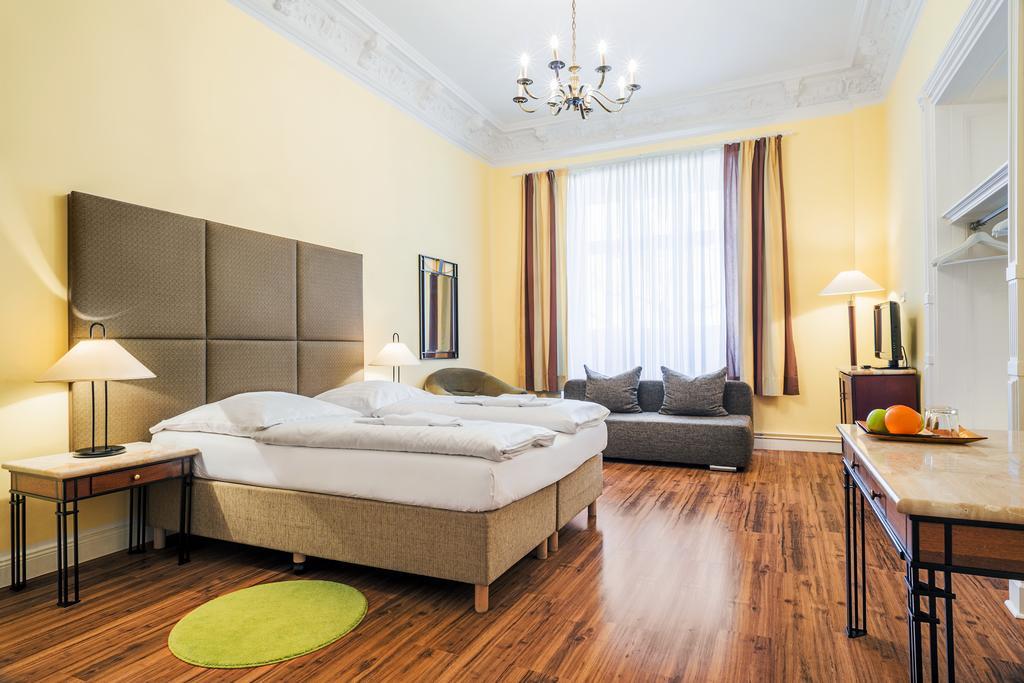 Hotel-Pension Michele เบอร์ลิน ภายนอก รูปภาพ
