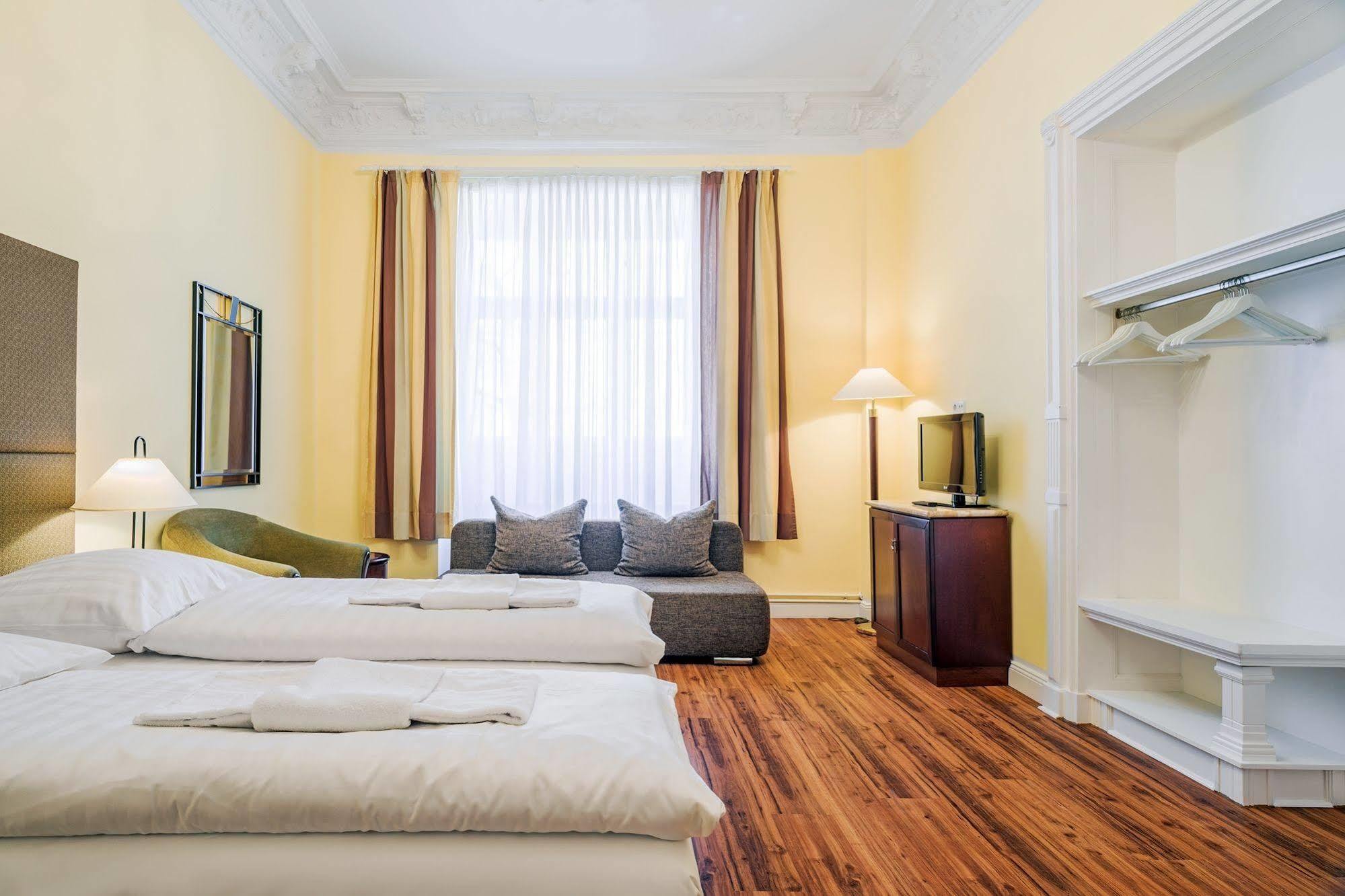 Hotel-Pension Michele เบอร์ลิน ภายนอก รูปภาพ