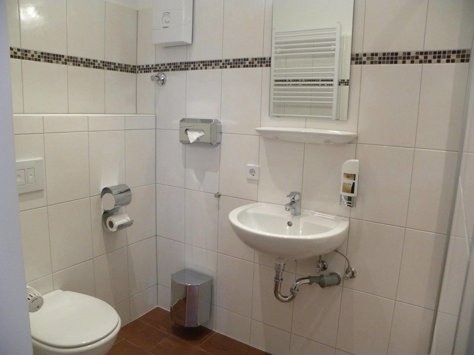 Hotel-Pension Michele เบอร์ลิน ภายนอก รูปภาพ